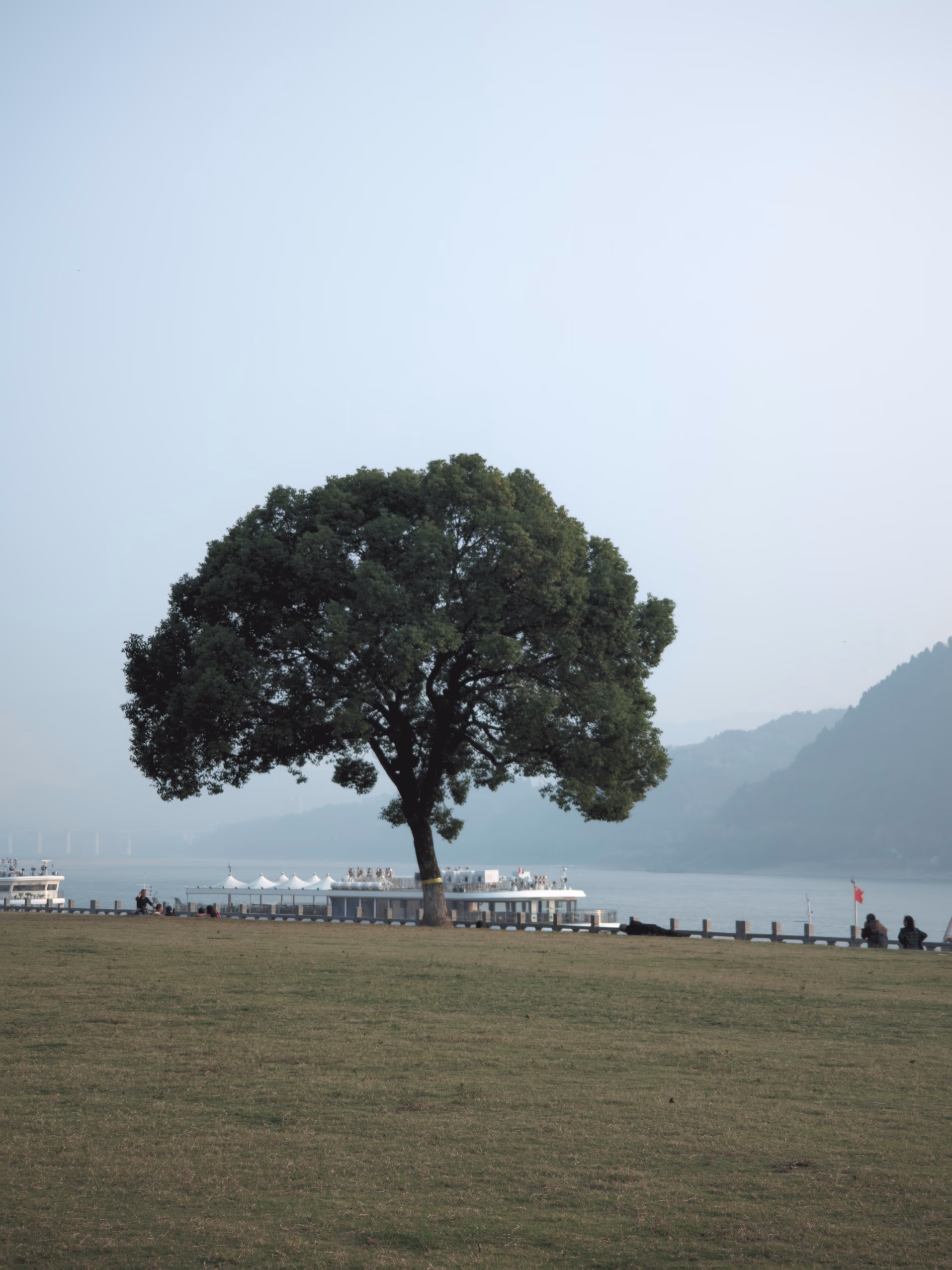 宜昌 深秋 - Yichang, Late Autumn